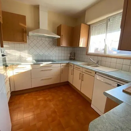 Appartamento T3 Royan, Proche De La Plage, Balcon, Derniere Etage, Cuisine Equipee, Parking Facile - Fr-1-494-124 Royan
