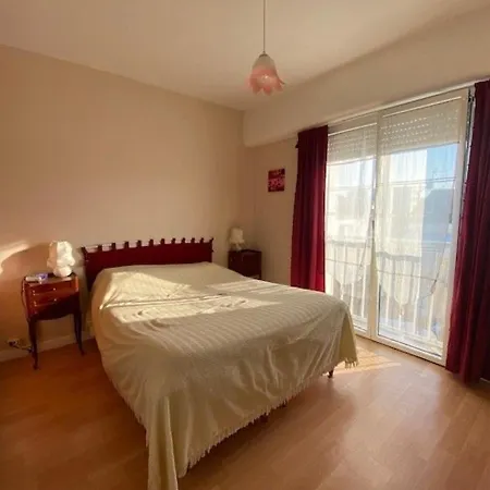T3 Royan, Proche De La Plage, Balcon, Derniere Etage, Cuisine Equipee, Parking Facile - Fr-1-494-124 Appartamento *