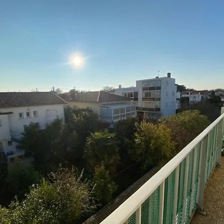 T3 Royan, Proche De La Plage, Balcon, Derniere Etage, Cuisine Equipee, Parking Facile - Fr-1-494-124