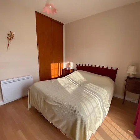 Appartamento T3 Royan, Proche De La Plage, Balcon, Derniere Etage, Cuisine Equipee, Parking Facile - Fr-1-494-124 *
